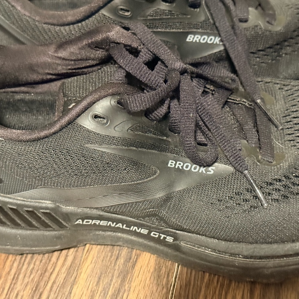 Brooks Men's Black Adrenaline GTS Athletic Shoes - Picture 6 of 6
